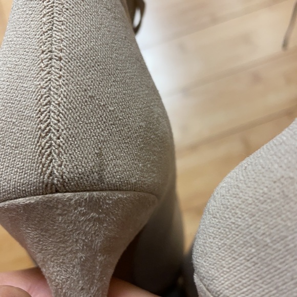 Boots - Picture 8 of 10